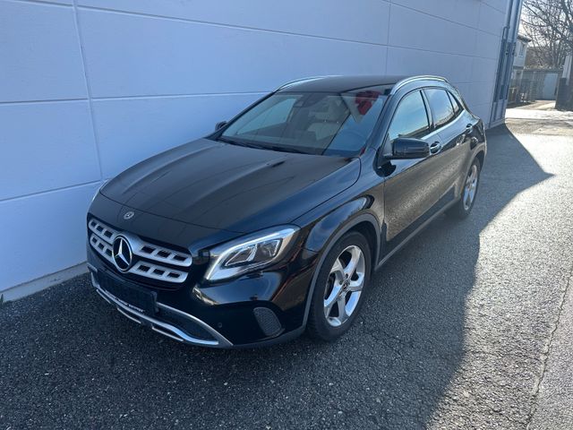 Mercedes-Benz GLA 200 CDI*NAV*LED*KAM*KEY*LEDER*SHZ*PDC *1-HA