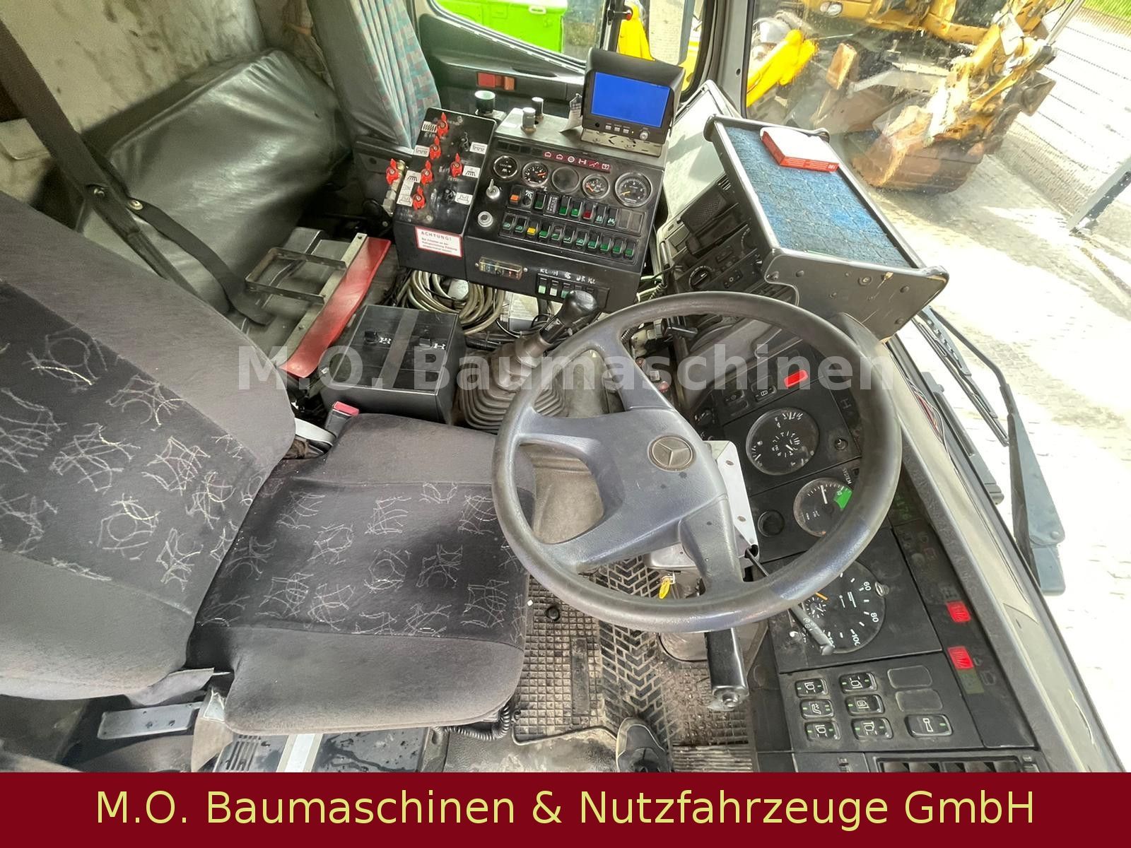 Fahrzeugabbildung Mercedes-Benz 1824 L / Kehrmaschine Schörling TA2 / 4x2 / AC