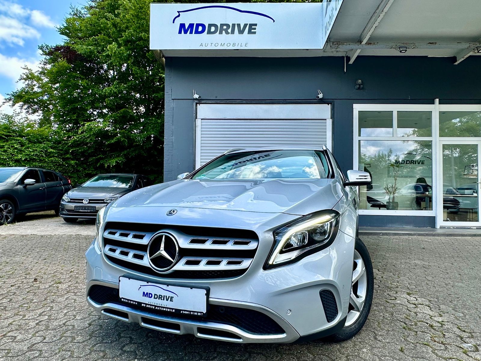 MERCEDES-BENZ GLA 180 AHK/NAVI/SITZHEIZUNG/DAB/LED/TEMPOMAT