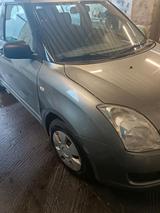 Suzuki swift 1.5  Benzin - Suzuki Swift in Nürnberg