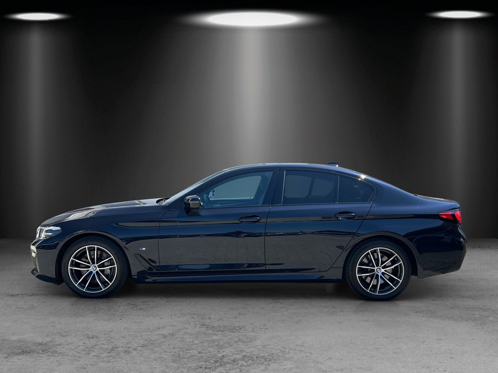 Fahrzeugabbildung BMW 530d Aut. M-Sportpaket/LIVE-COCKPIT/KAMERA/LED/