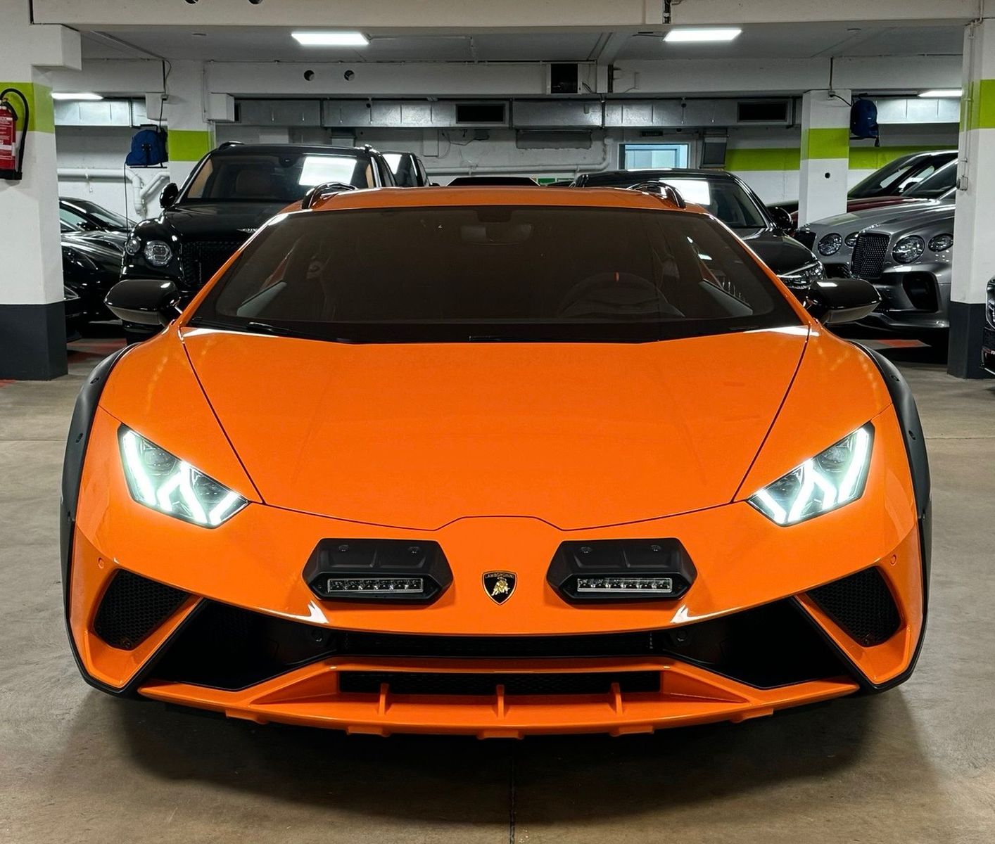 Fahrzeugabbildung Lamborghini HURACAN STERRATO Q-CITURA SENSONUM MY25 FULL NEW