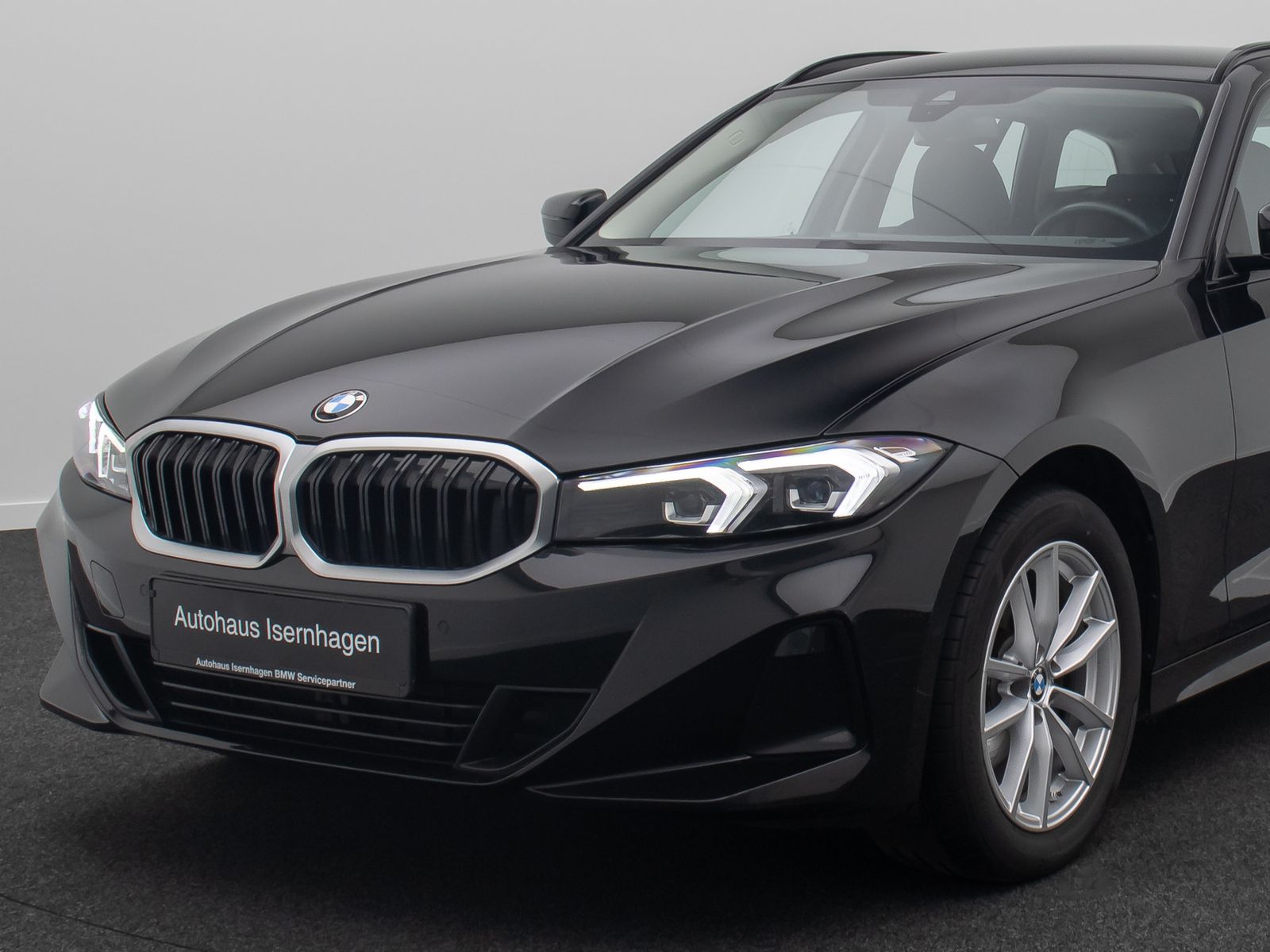 Fahrzeugabbildung BMW 320i GeschwindigReg AHK DAB Sportsitz Teilleder