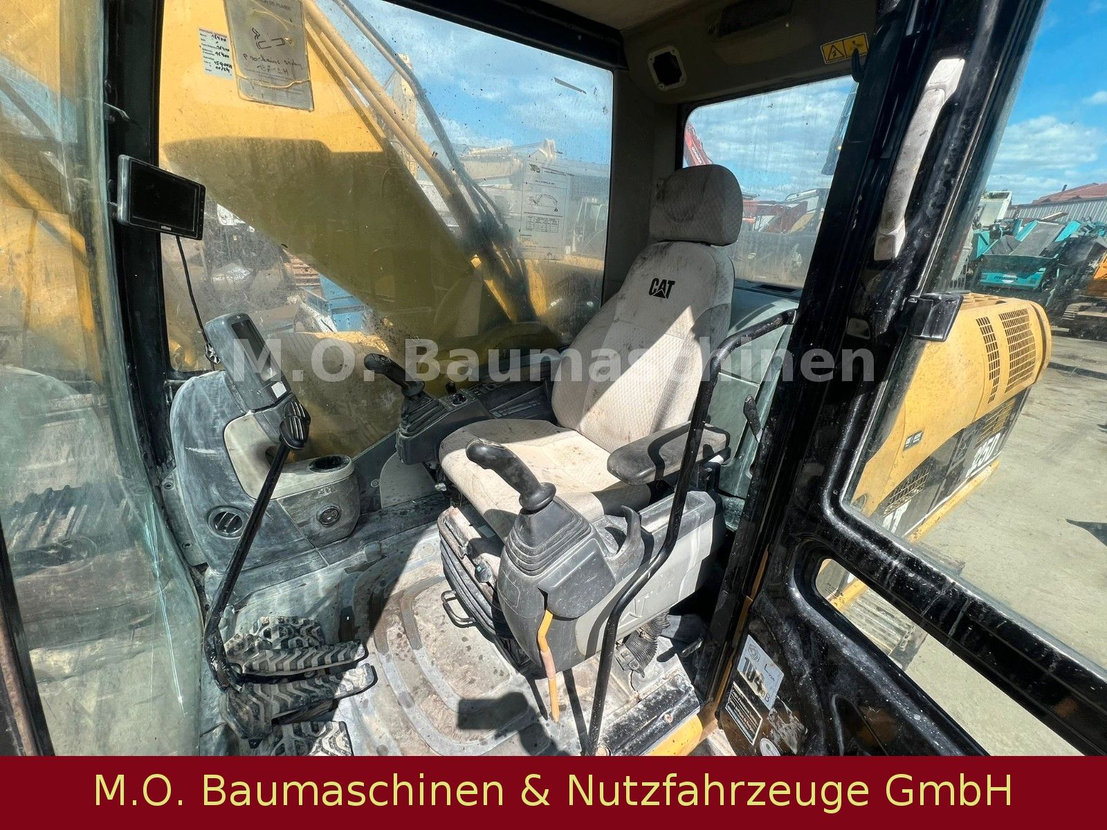 Fahrzeugabbildung CAT 325 D L / AC/ ZSA /