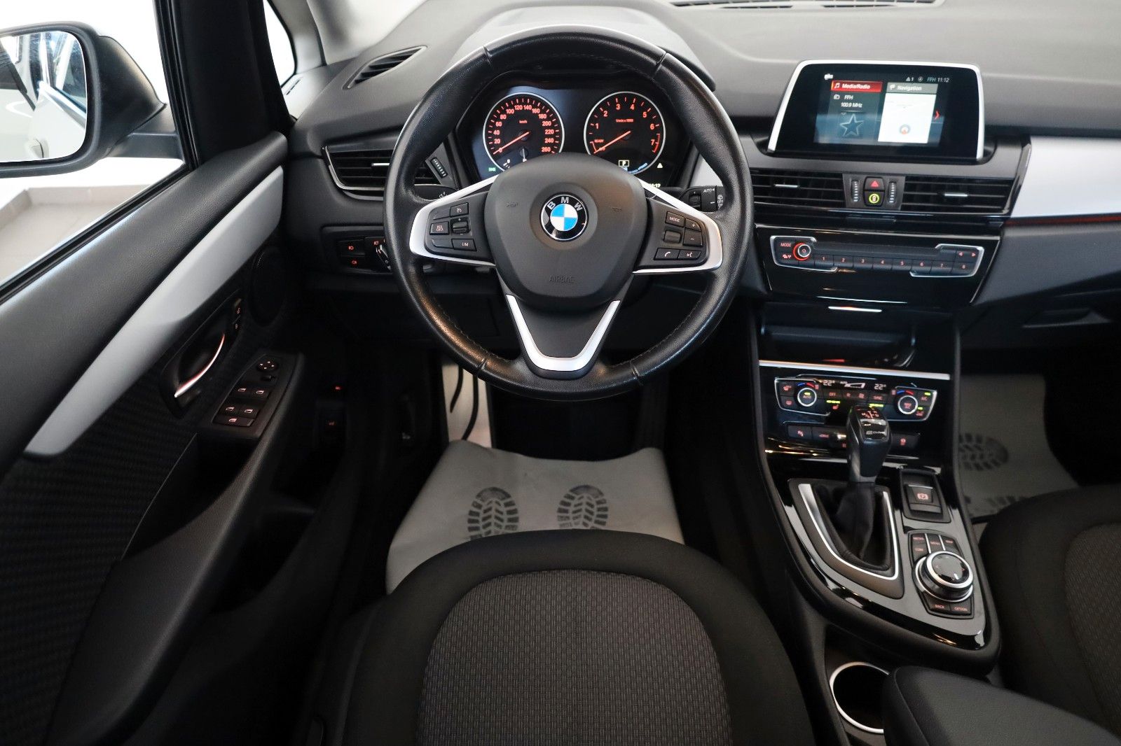 Fahrzeugabbildung BMW 225xe Active Tourer Advantage Navi,LED,SH,PDC