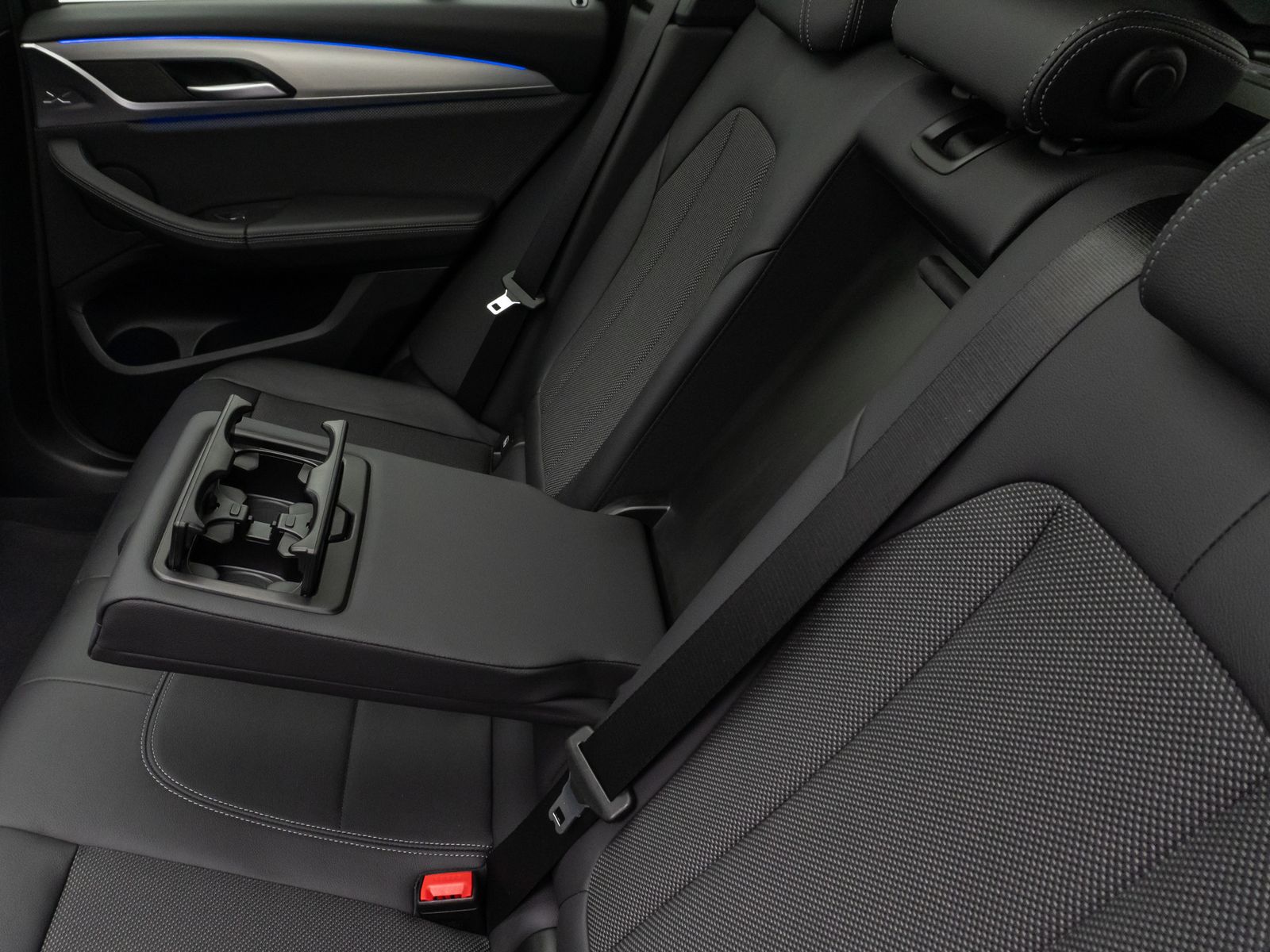 Fahrzeugabbildung BMW X3 xD20d xLine Panorama 360°DAB HiFi AHK Komfort