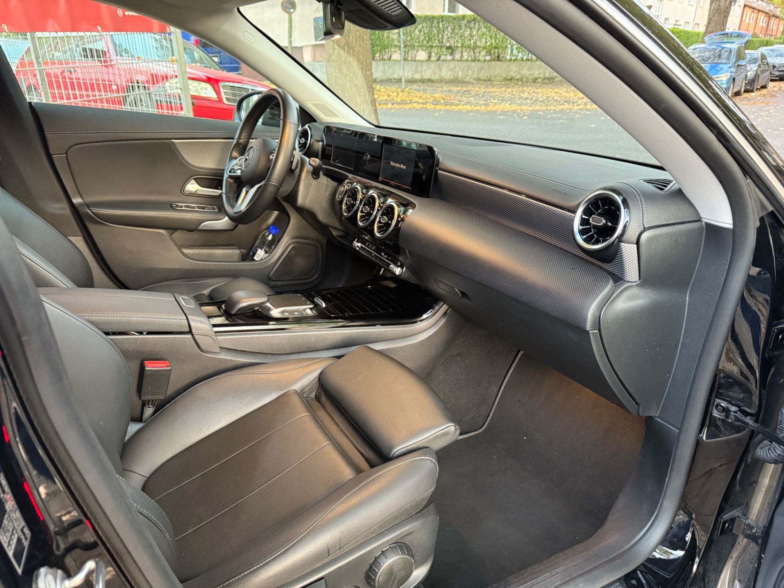 Fahrzeugabbildung Mercedes-Benz CLA 180  Shooting Brake*LED*NAVI*CAM*LEDER*SHZ