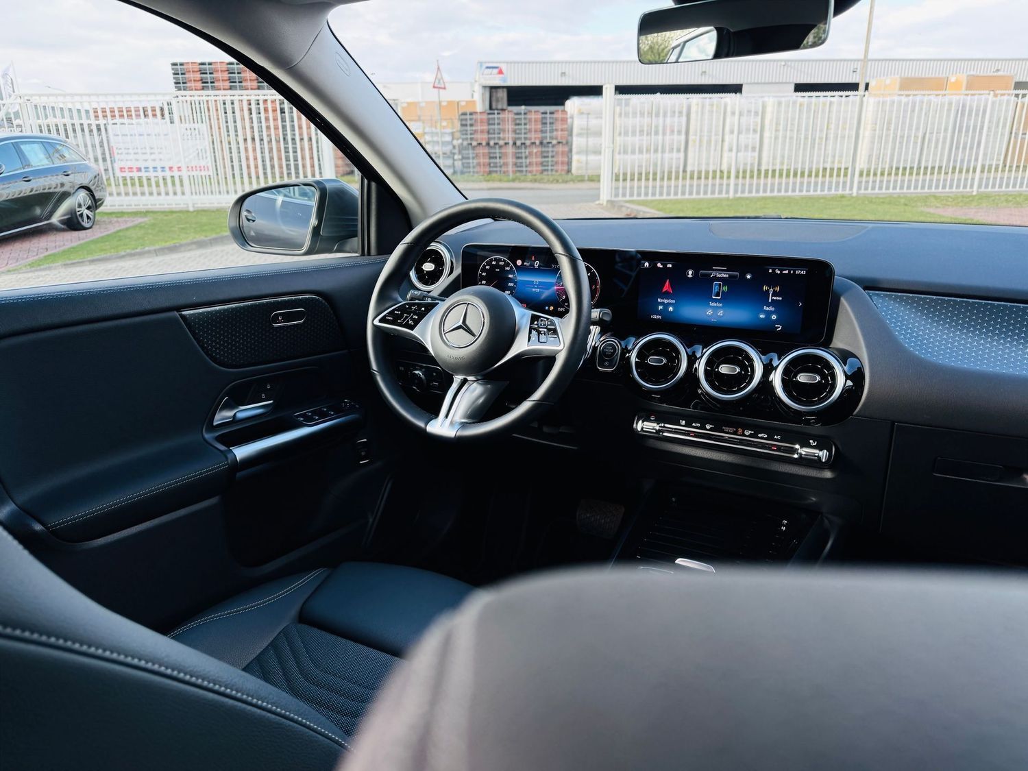 Fahrzeugabbildung Mercedes-Benz GLA 220 d 4M PROG. ADVANCED, Distronic, 360°, To