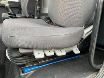 Fahrzeugabbildung MAN L2000 Pritsche + Kran 1 Hand Scheckheft