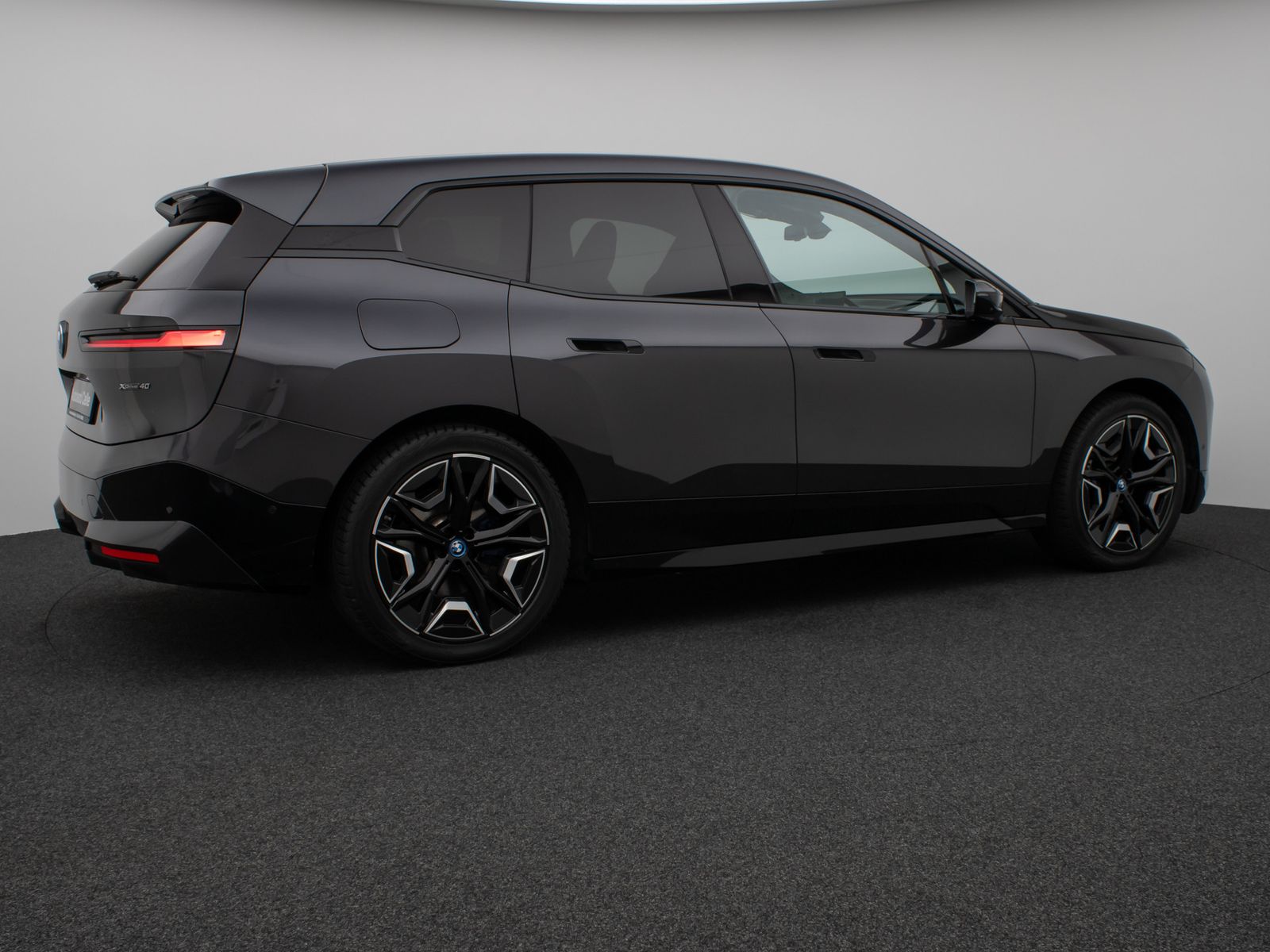 Fahrzeugabbildung BMW iX xD40 Panorama 360°DAB H/K Laser ACC AHK Sport