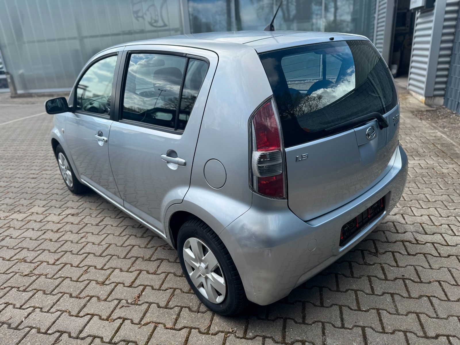 Fahrzeugabbildung Daihatsu Sirion 1.3 Klima+Zentral+Allwetterreifen GEWERBE
