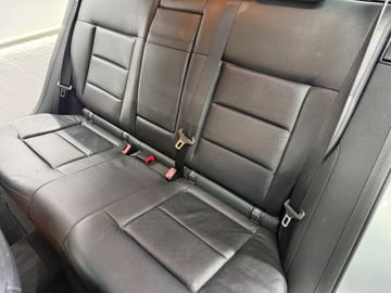 Mercedes E 300 - 11