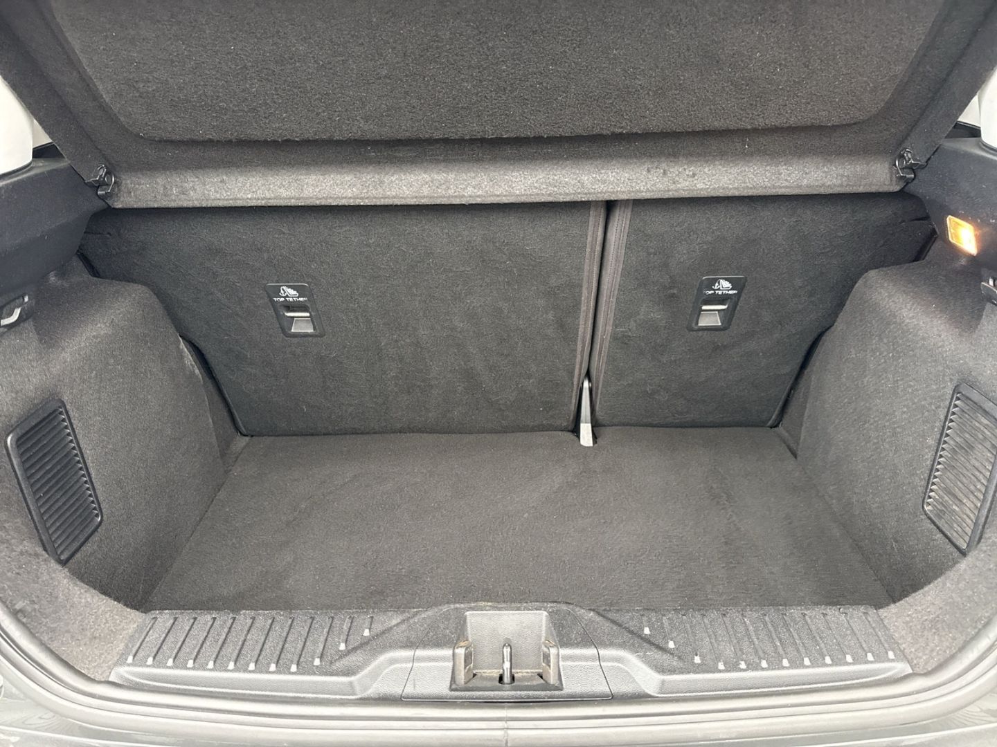 Fahrzeugabbildung Ford Fiesta Titanium 1.0 Mild Hybrid LED Winterpaket