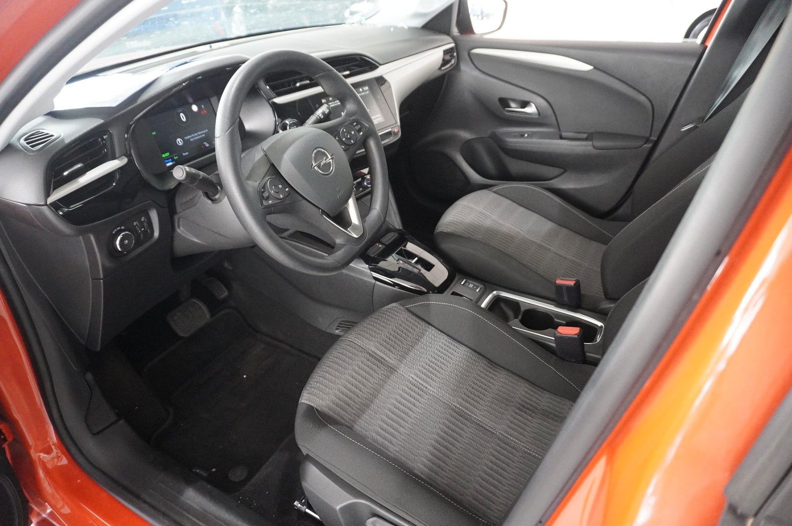 Fahrzeugabbildung Opel Corsa-e F EDITION 7KW NAVI/VIRT/TEMP/DAB/WÄRMEP.