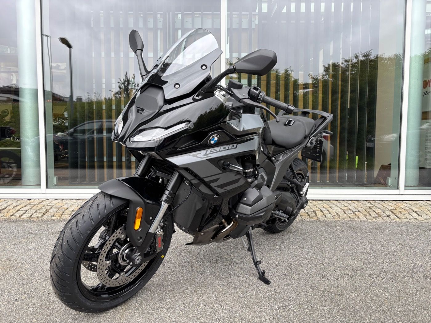 Fahrzeugabbildung BMW R 1300 RS Triple Black 4 Pakete