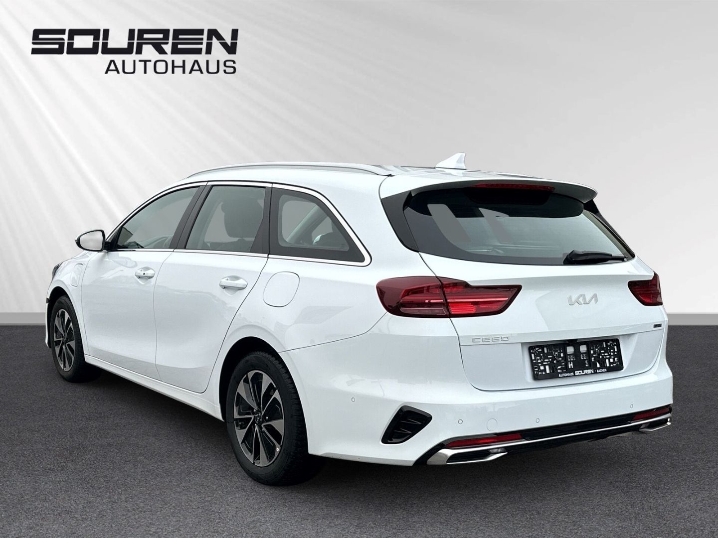 Fahrzeugabbildung Kia Ceed_sw Plug-in Hybrid Spirit 1.6 + El. Panodach
