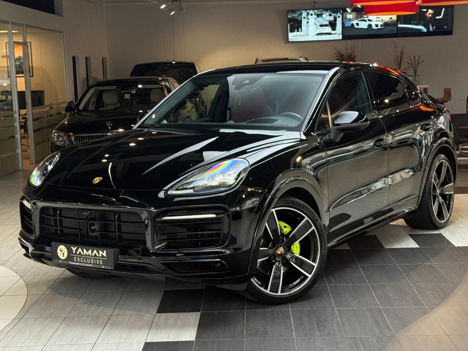 Porsche Cayenne Coupe E-Hybrid Platinum Edition HuD