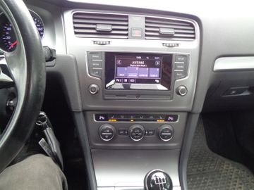 Volkswagen Golf - 9