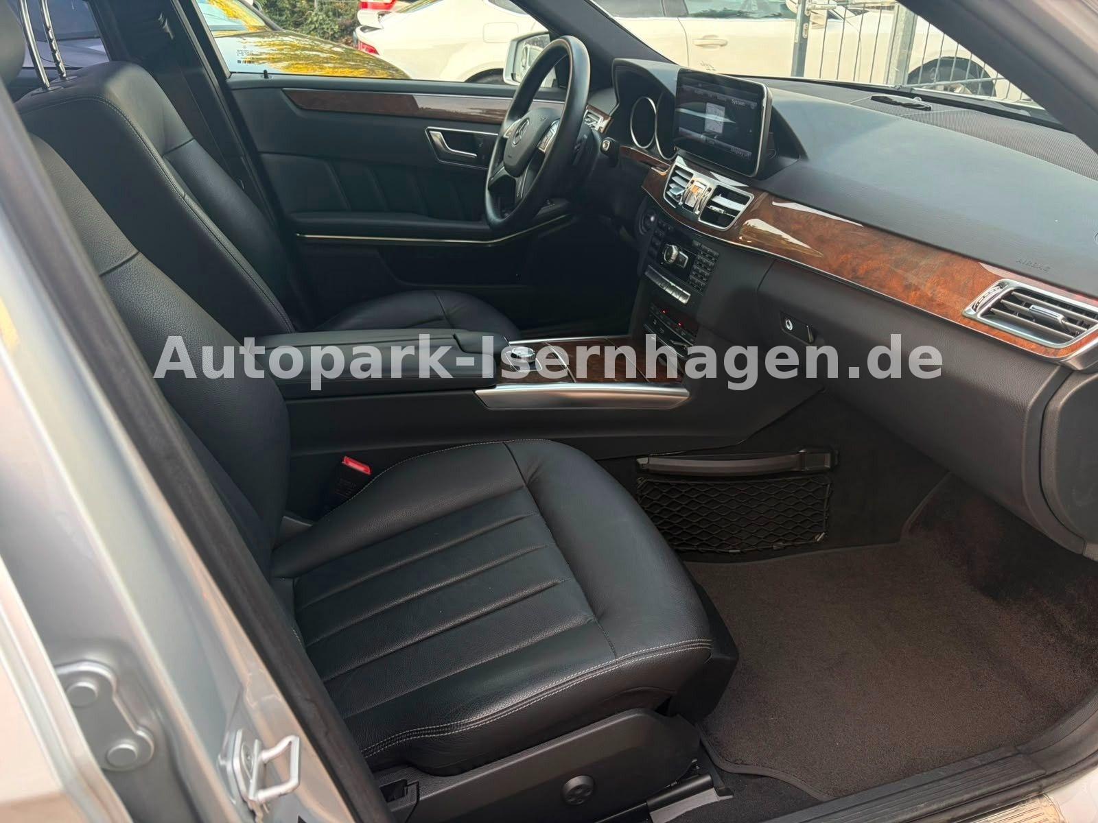 Mercedes-Benz E 300 Elegance*FL*Pano*Leder*4xSZH*Keyless*Xenon