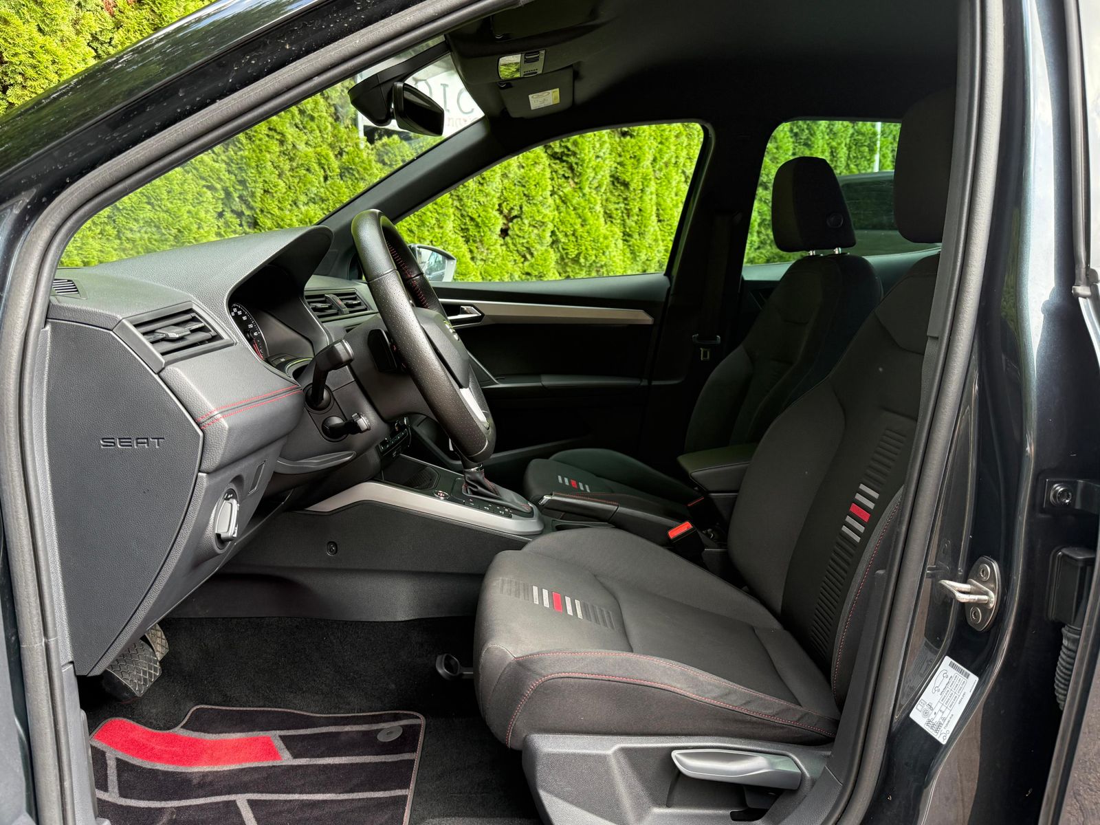 Fahrzeugabbildung SEAT Arona 1.0 TSI DSG FR LINE LED+NAV+AHK+ACC+SHZ+