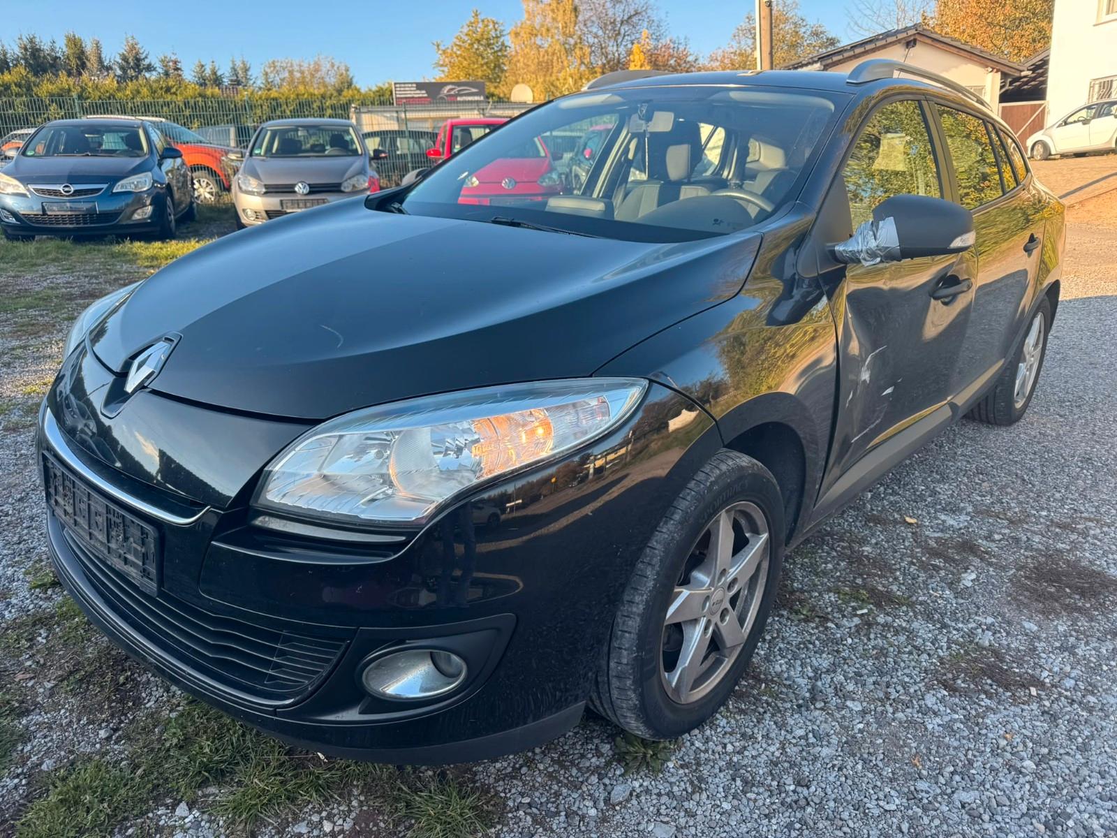 Renault Megane 2012 — вигляд ззаду
