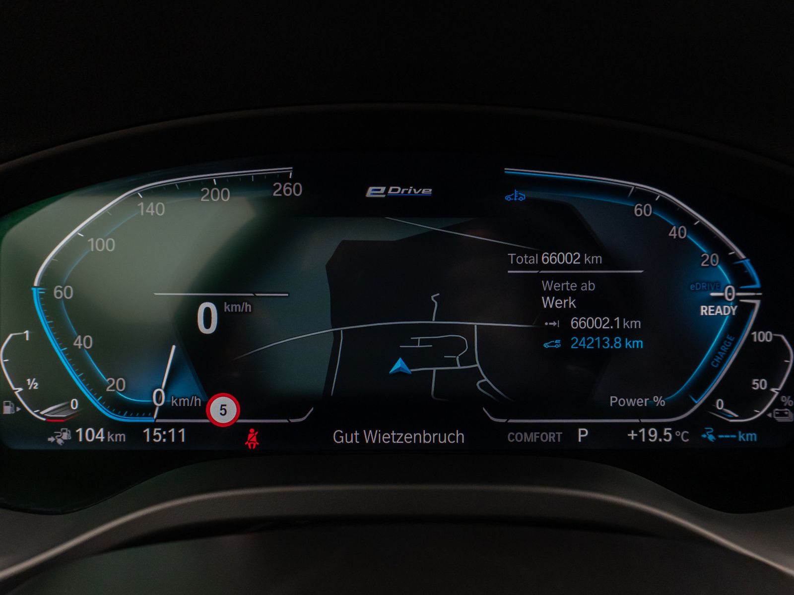 Fahrzeugabbildung BMW X3 xD30e M Sport Kamera HUD DAB HiFi AHK Komfort