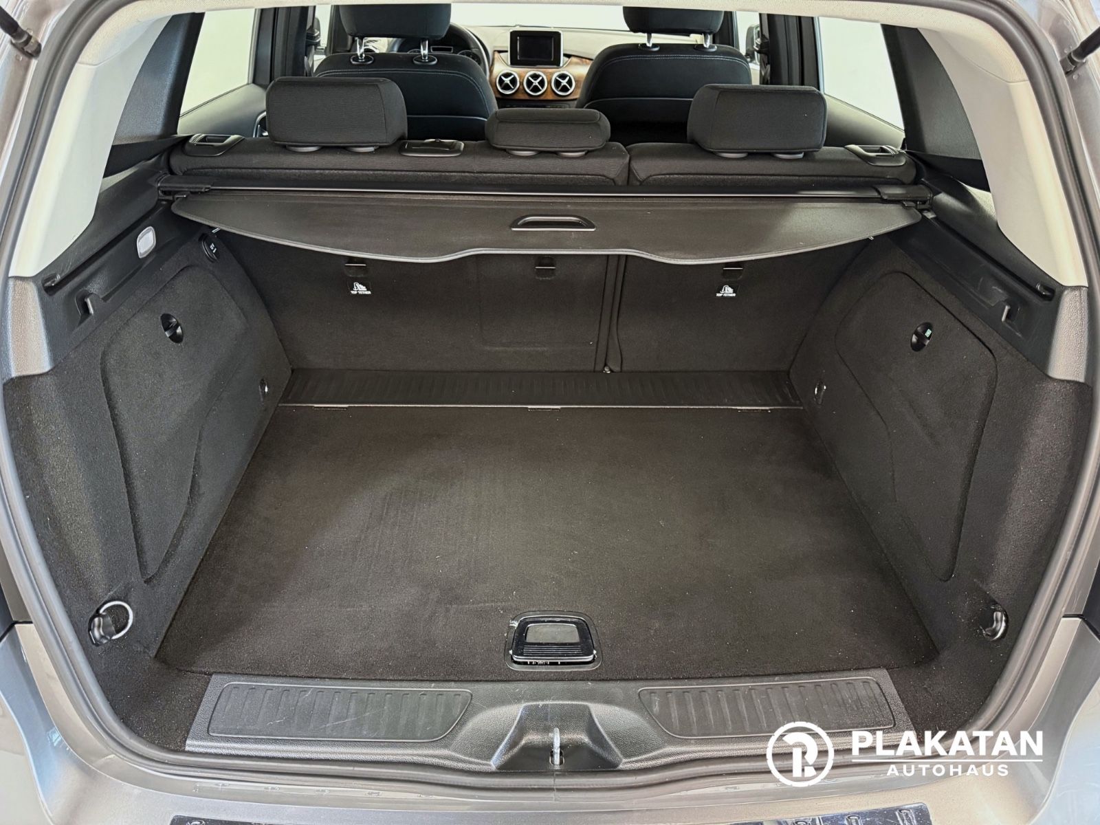 Fahrzeugabbildung Mercedes-Benz B 200 Navi Bi-Xenon Tempomat 1Hand