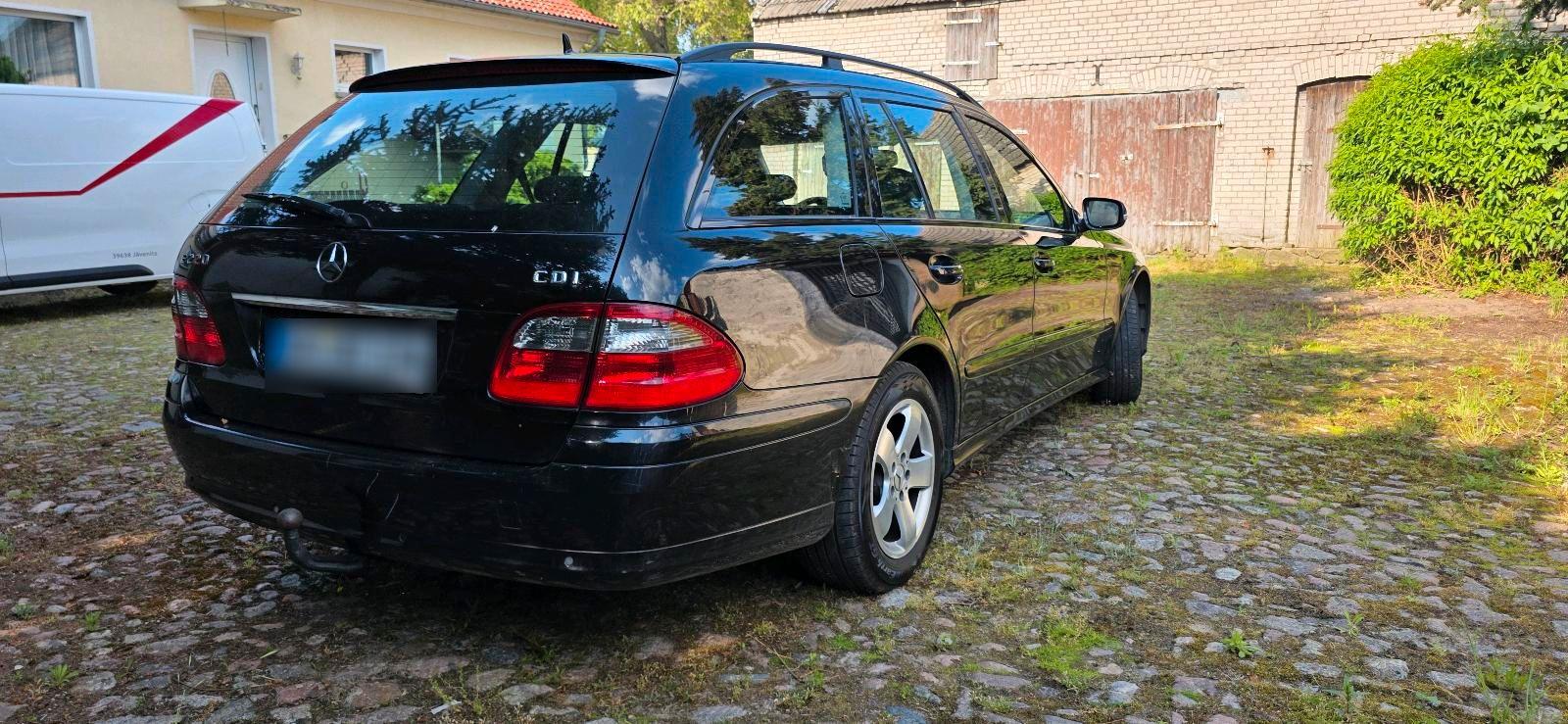 Mercedes-Benz E 220