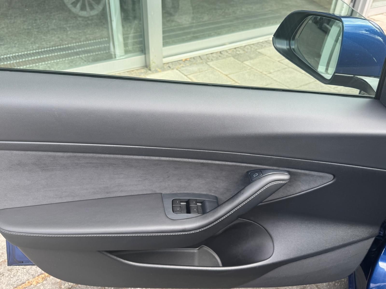 Fahrzeugabbildung Tesla Model 3 RWD PANO+LED+NAVI+SHZ+KAMERA+ACC+WP