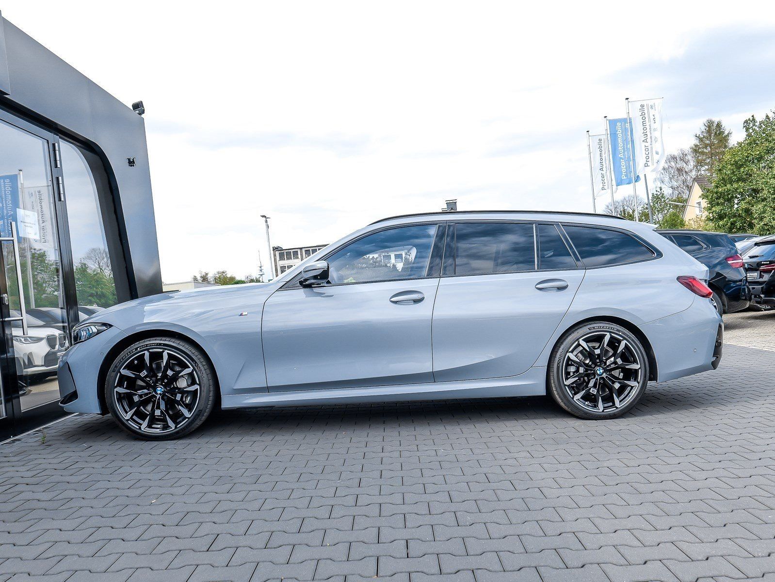 BMW 330 - Bild 9