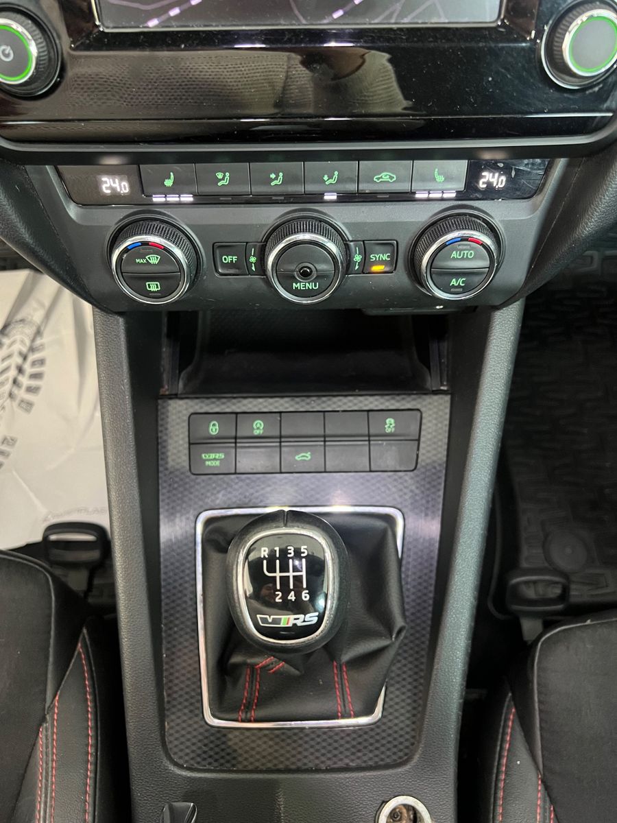 Fahrzeugabbildung SKODA Octavia Combi RS *RECARO*NAVI*