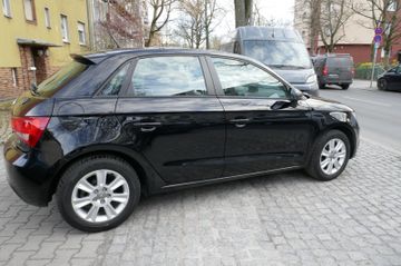 Fahrzeugabbildung Audi A1 Sportback attraction Bi-Xenon, Zahnriemen neu
