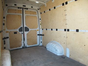 Volkswagen Crafter - 11