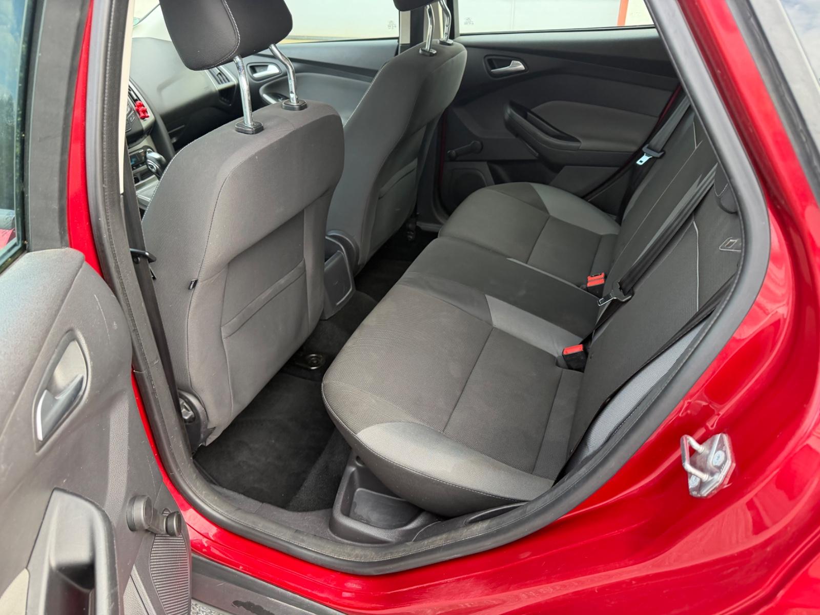 Ford Focus 2012 — photo 7