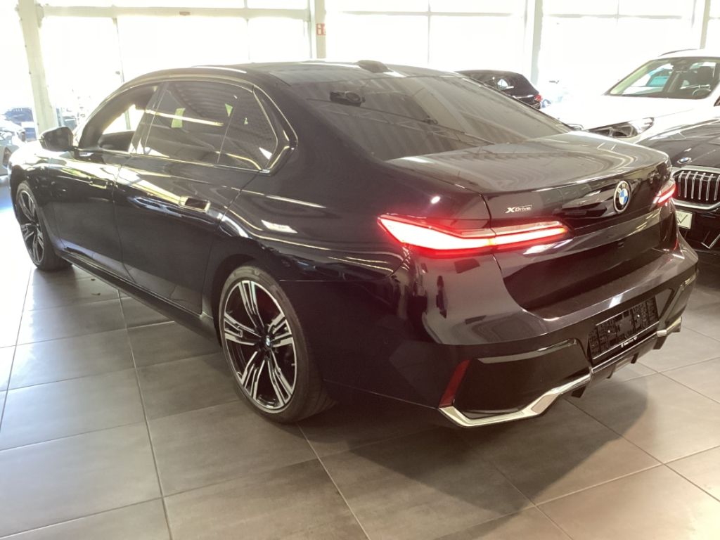 BMW 740 d xDrive M Sport 21'' PanoSky IconGl AHK StH foto 3