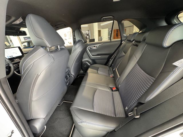Toyota RAV 4  Style *x*JBL*360°*Sofort*