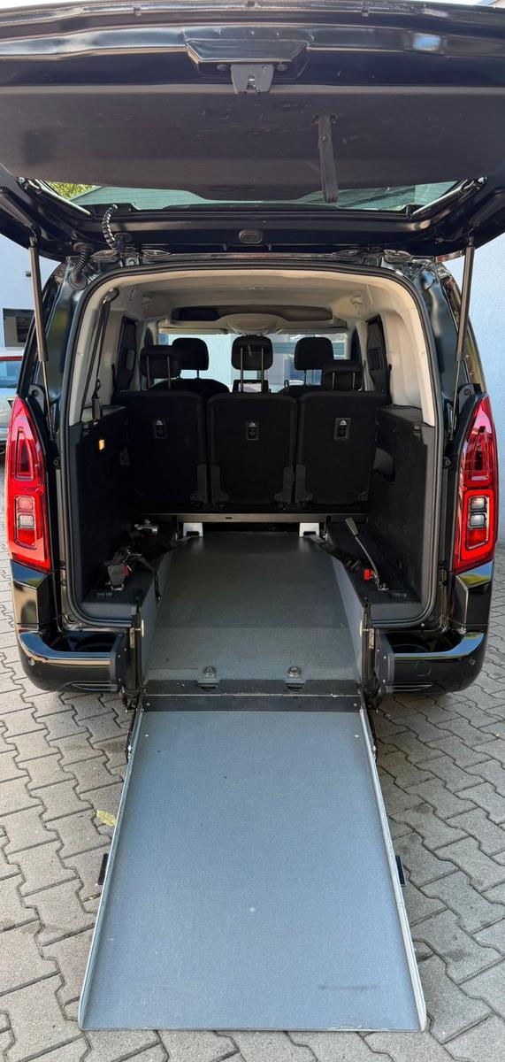 Opel Combo Elektro Behindertengerecht Rollstuhlrampe