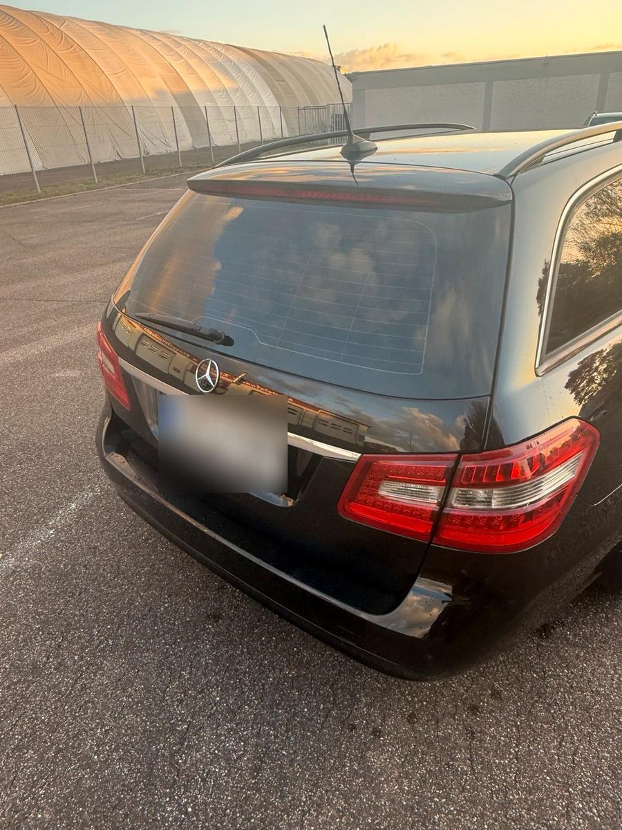 Mercedes-Benz E200 2011 — photo 6