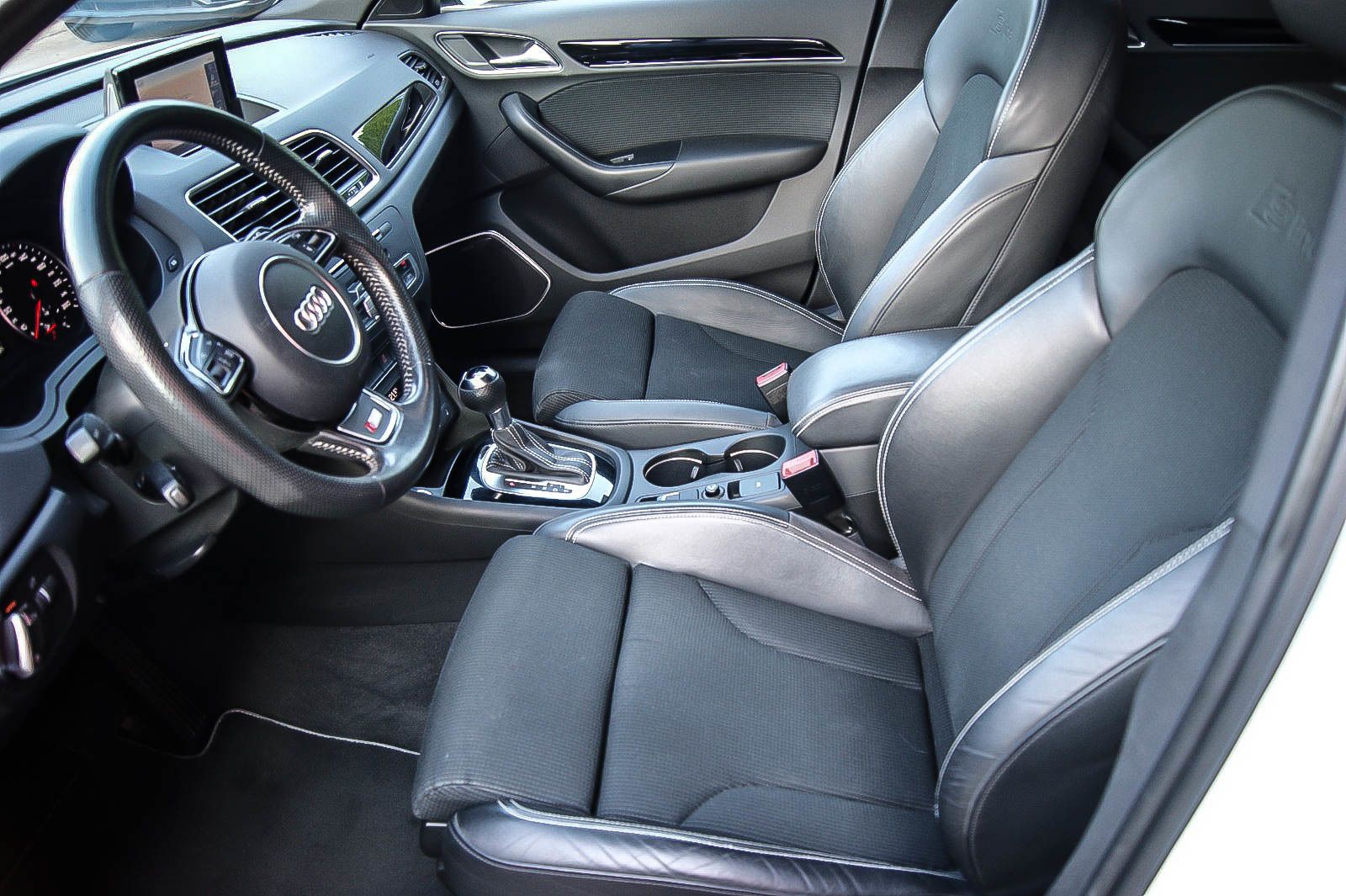 Fahrzeugabbildung Audi Q3 14TSI S-tronic S-LINE PLUS 20-ZOLL PANO BOSE