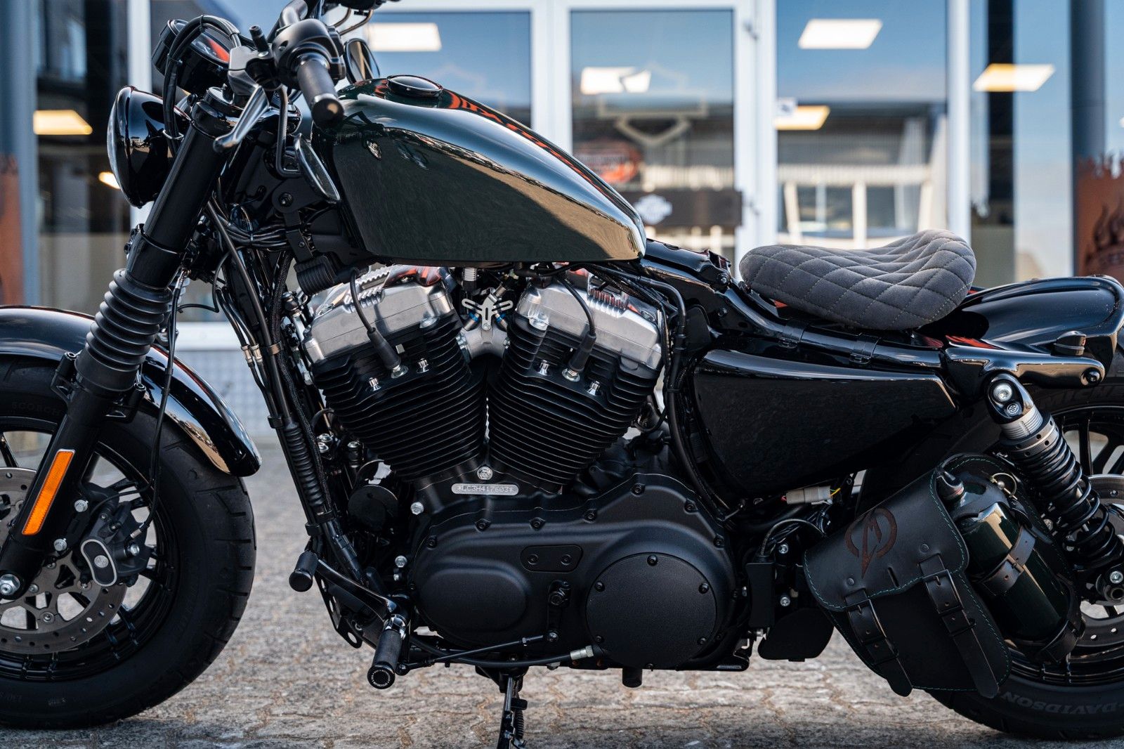 Fahrzeugabbildung Harley-Davidson XL1200X SPORTSTER FORTY-EIGHT - KESSTECH- BOBBER