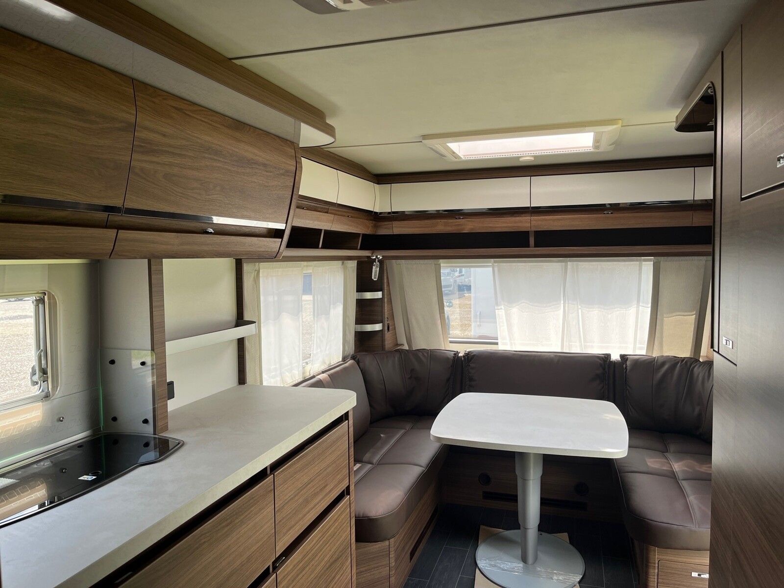 Fahrzeugabbildung Tabbert Puccini 750 HTD 2.5 Hubstützen,Mover,Klima,Leder