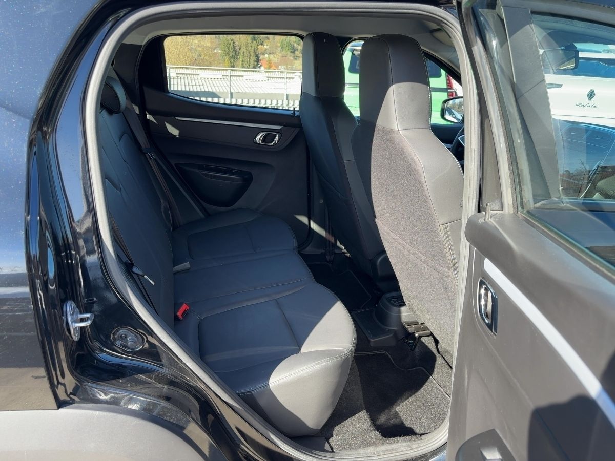 Fahrzeugabbildung Dacia Spring Essential 45 CCS Kamera