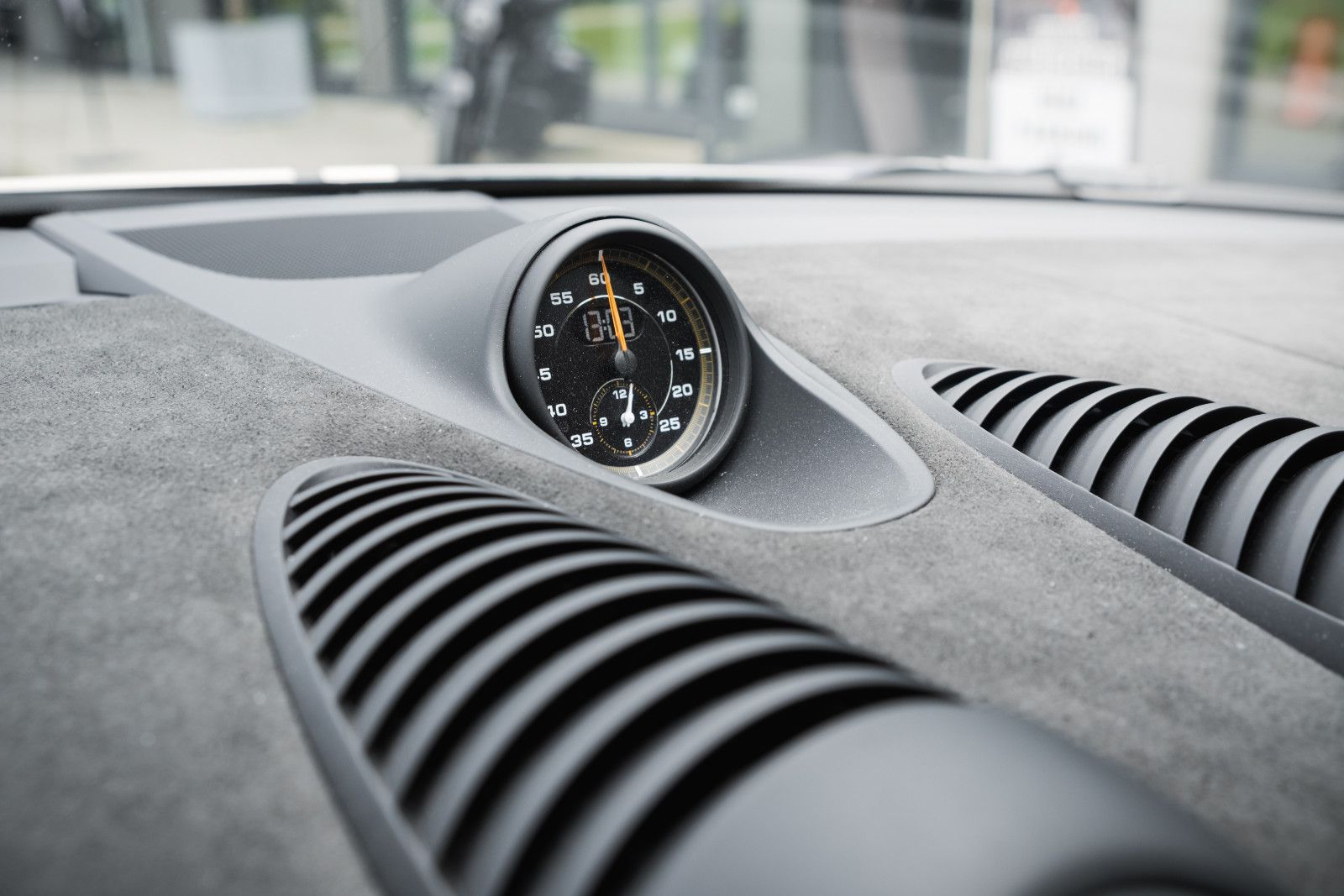 Fahrzeugabbildung Porsche 718 GT4 RS-PTS-Weissach-Lift-LED-Approved-90 L.