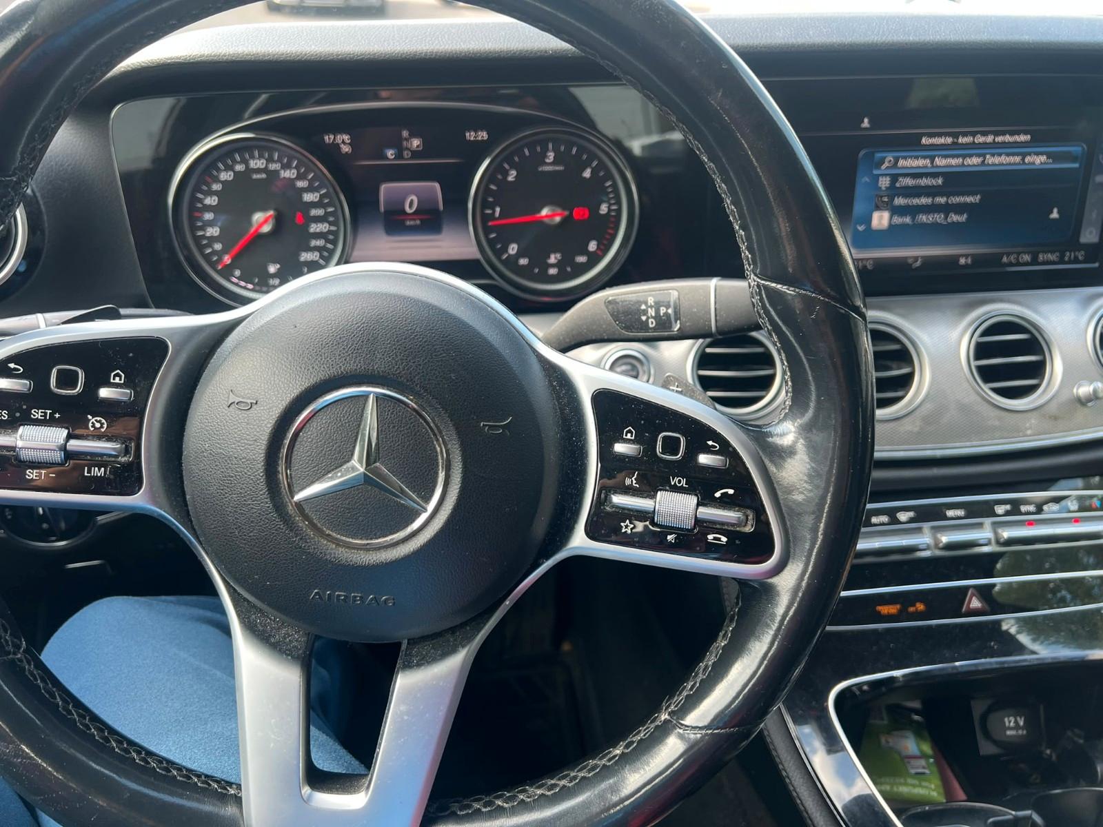 Mercedes-Benz E 220 E Limousine Taxi
