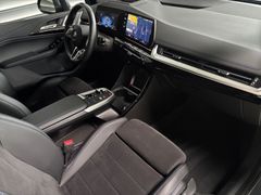 Fahrzeugabbildung BMW 218i Active Tourer M Sport--AHK/DrivingProf/Pano