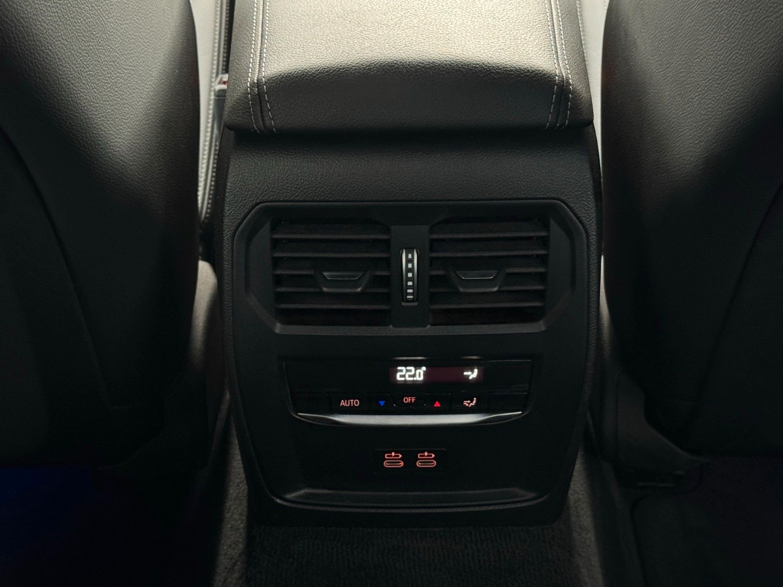 Fahrzeugabbildung BMW 420i G22 Coupé M Sport Leder Memory Kamera ACC