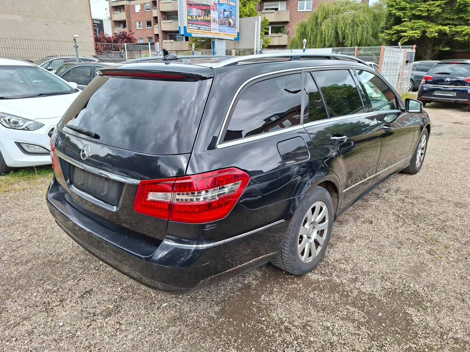 Mercedes-Benz E200 2011 — photo 7