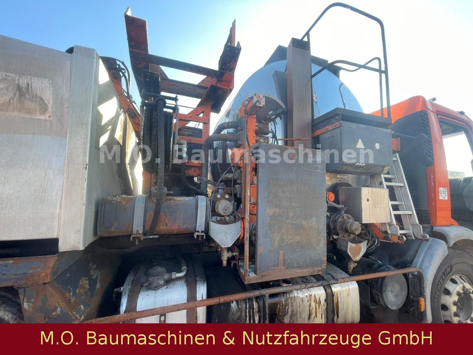 Fahrzeugabbildung Renault Premium 370 dci / Asphalt-Bitumen-Sprayer / 6x2