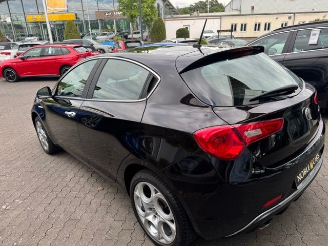 Fahrzeugabbildung Alfa Romeo Giulietta KLIMA XENON NAVI ALU