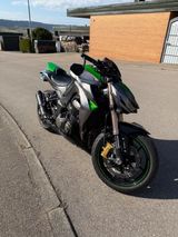 Kawasaki Z1000(ZRT00F) - KAWASAKI ZR1